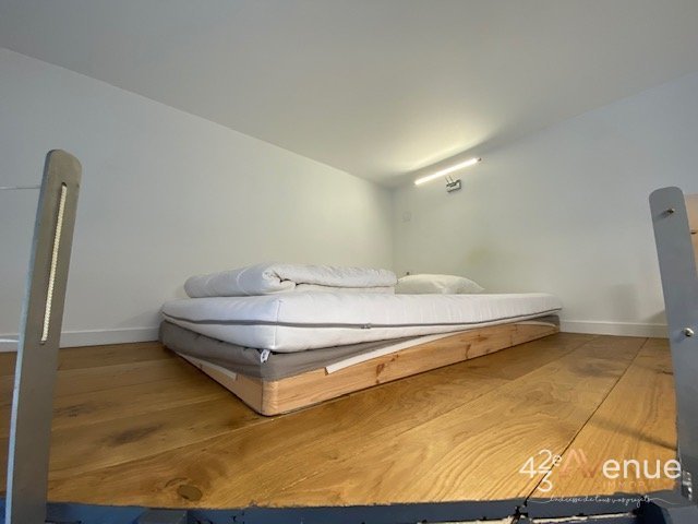 Studio avec Mezzanine A LOUER - ST ETIENNE ROND POINT FAURIEL/METARE - 23.81 m2 - 405 &euro; charges comprises par mois