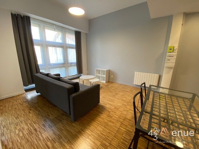STUDIO A LOUER - ST ETIENNE ROND POINT/METARE - 43.95 m2 - 570 &euro; charges comprises par mois