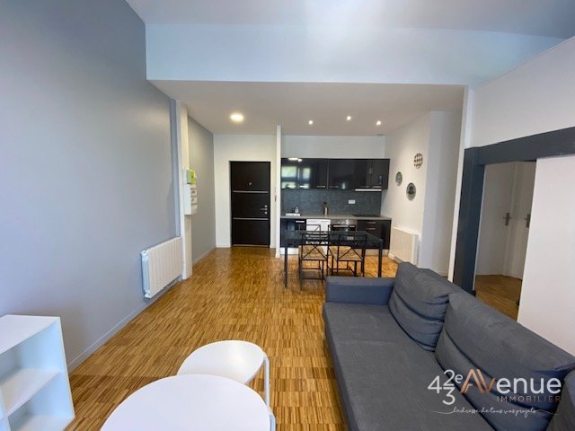STUDIO A LOUER - ST ETIENNE ROND POINT/METARE - 43.95 m2 - 570 &euro; charges comprises par mois