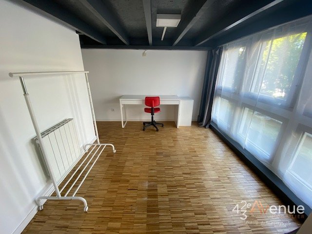 STUDIO A LOUER - ST ETIENNE ROND POINT/METARE - 43.95 m2 - 570 &euro; charges comprises par mois
