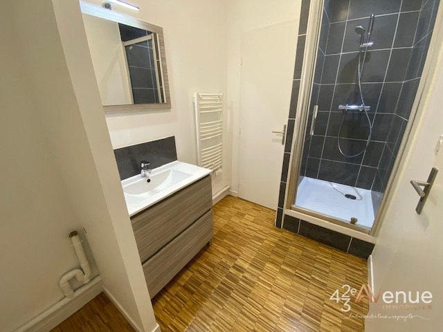 STUDIO A LOUER - ST ETIENNE ROND POINT/METARE - 43.95 m2 - 570 &euro; charges comprises par mois