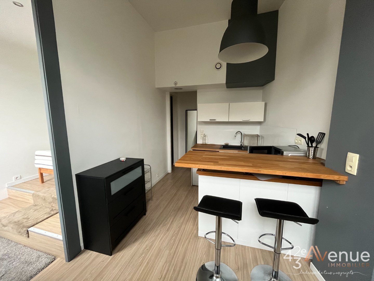 STUDIO A LOUER - ST ETIENNE SOLAURE/BELLEVUE - 27.06 m2 - 400�&euro; charges comprises par mois