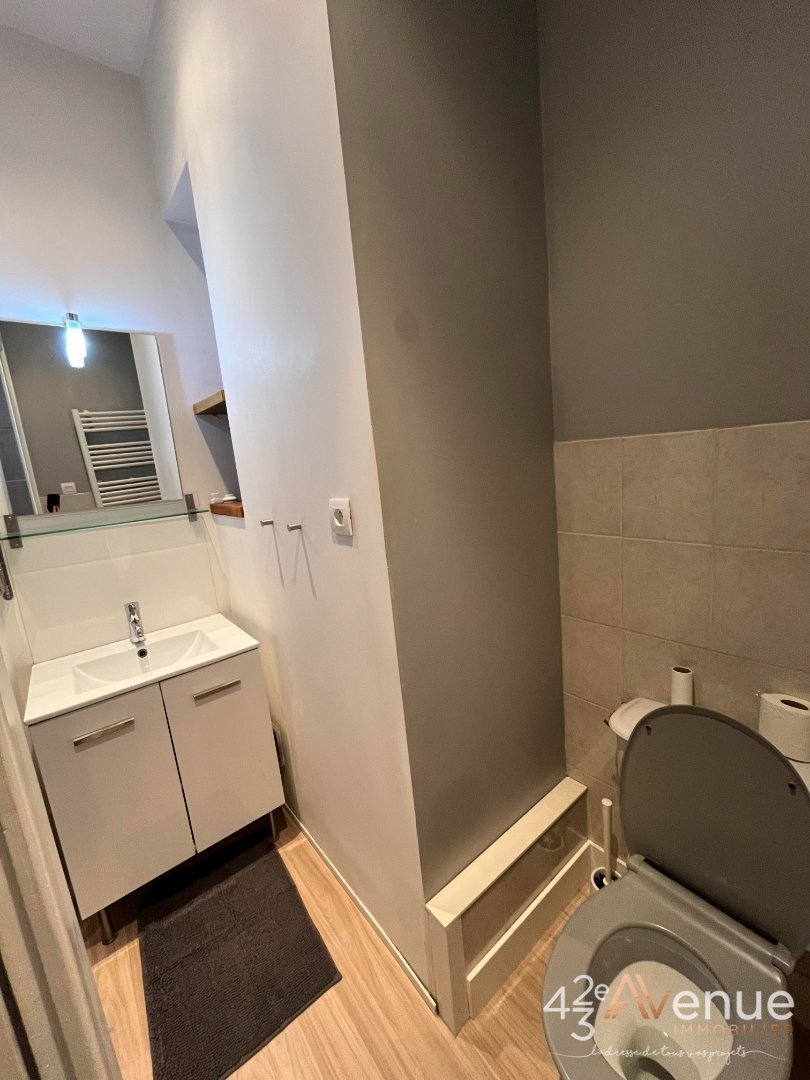 STUDIO A LOUER - ST ETIENNE SOLAURE/BELLEVUE - 27.06 m2 - 400�&euro; charges comprises par mois