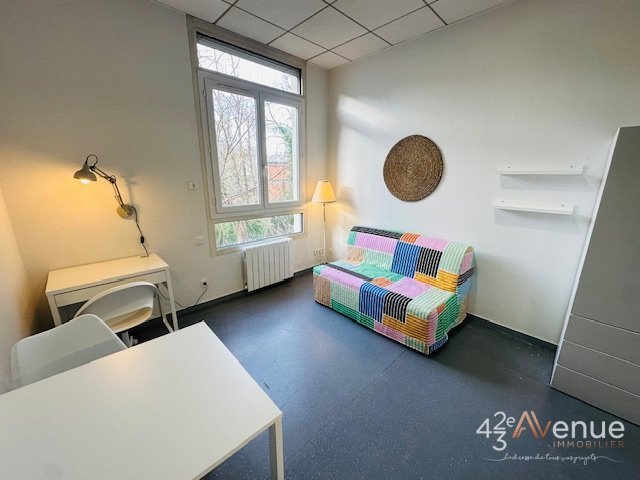 STUDIO MEUBLE A LOUER - ST ETIENNE SOLAURE/BELLEVUE - 19.85 m2 - 390�&euro; charges comprises par mois