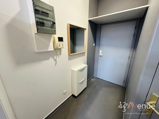 STUDIO MEUBLE A LOUER - ST ETIENNE SOLAURE/BELLEVUE - 19.85 m2 - 390�&euro; charges comprises par mois