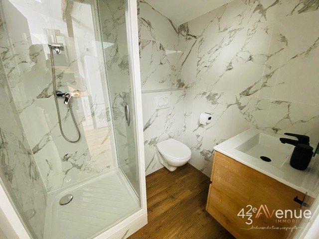 STUDIO A LOUER - ST ETIENNE TREFILERIE/CENTRE II - 21.5 m2 - 350 &euro; charges comprises par mois