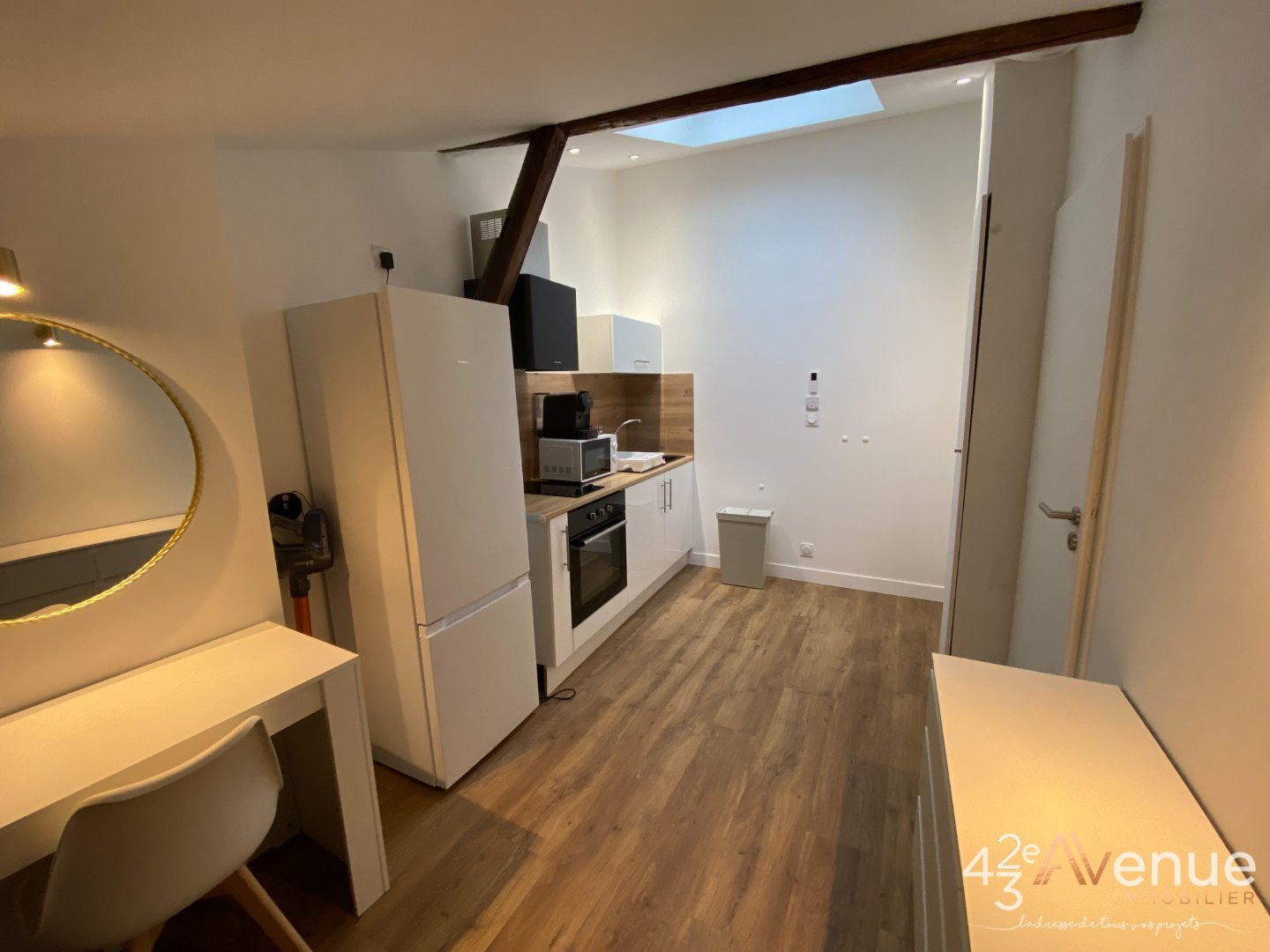 STUDIO A LOUER - ST ETIENNE TREFILERIE/CENTRE II - 21.5 m2 - 350 &euro; charges comprises par mois