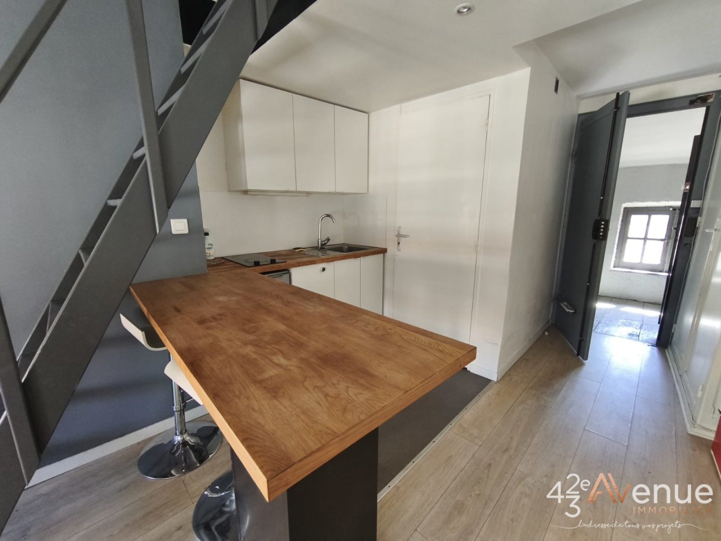 STUDIO A VENDRE - ST ETIENNE CENTRE VILLE - 18.5 m2 - 49 000 &euro;