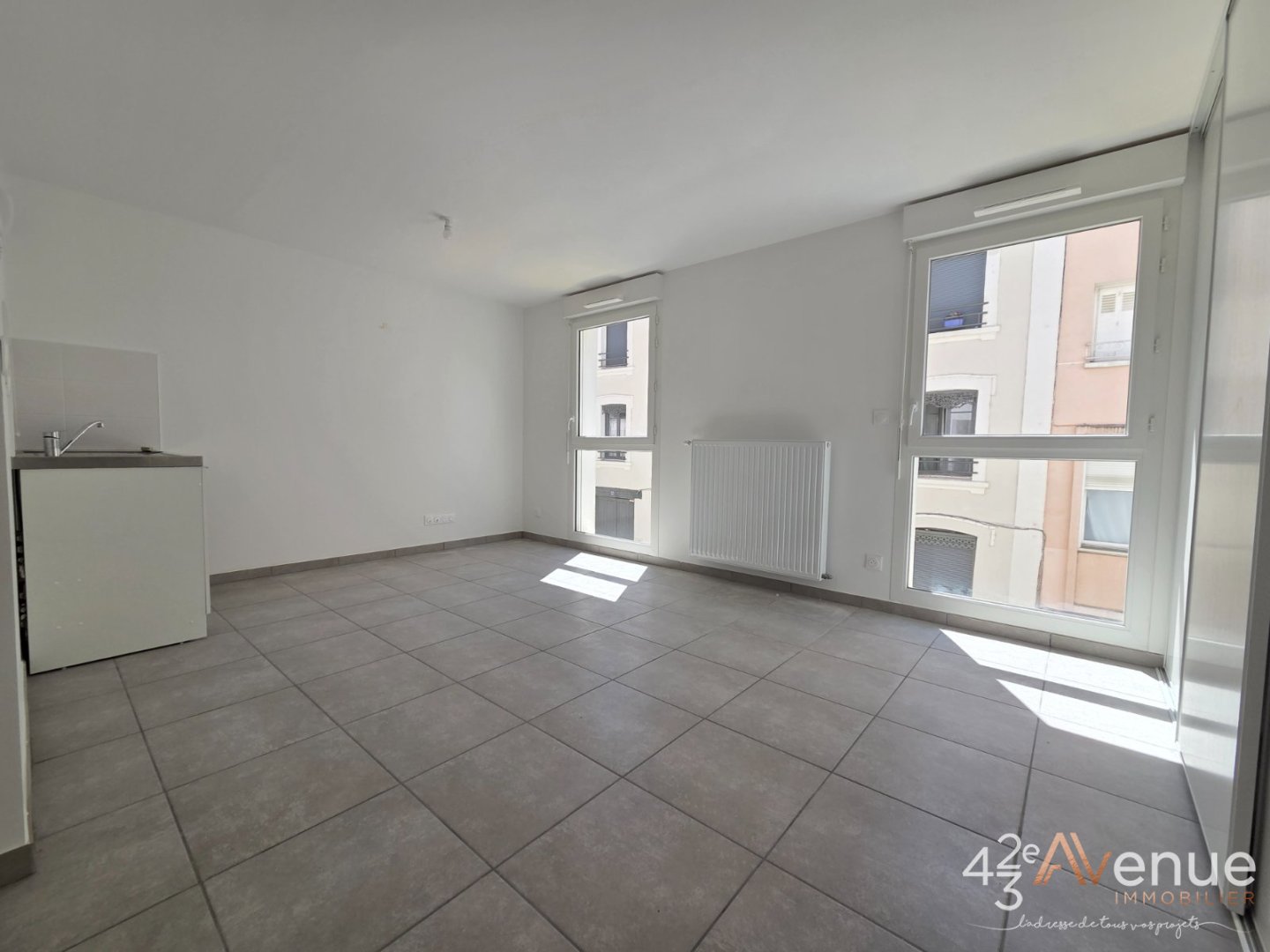 STUDIO A VENDRE - ST ETIENNE CHATEAUCREUX - 26.85 m2 - 104 000 &euro;