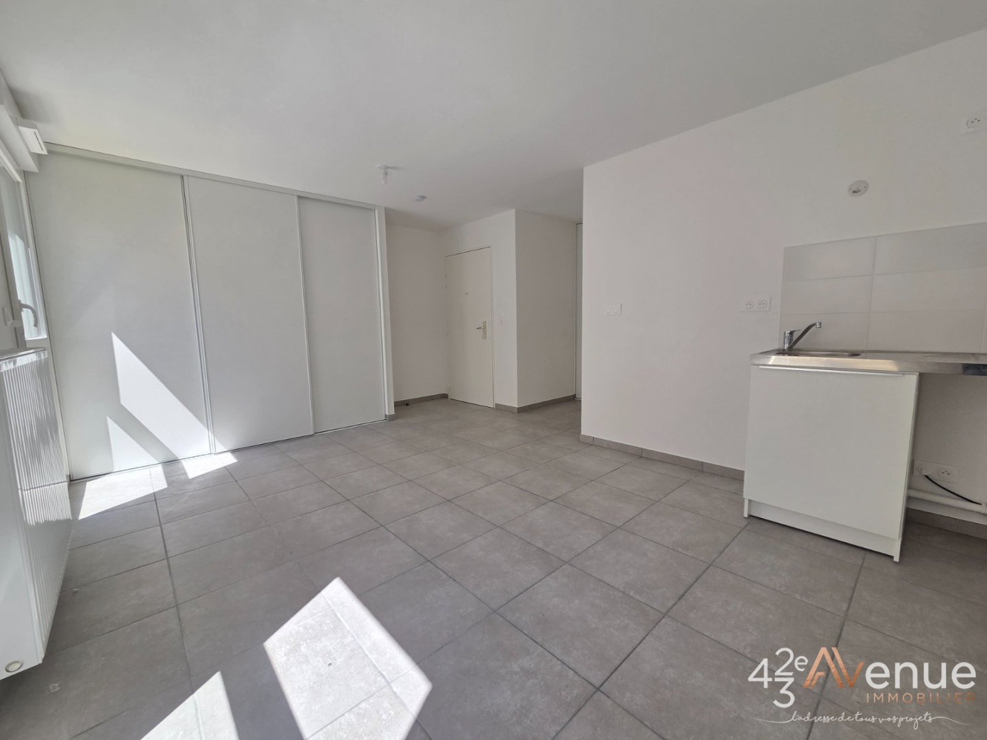 STUDIO A VENDRE - ST ETIENNE CHATEAUCREUX - 26.85 m2 - 104 000 &euro;