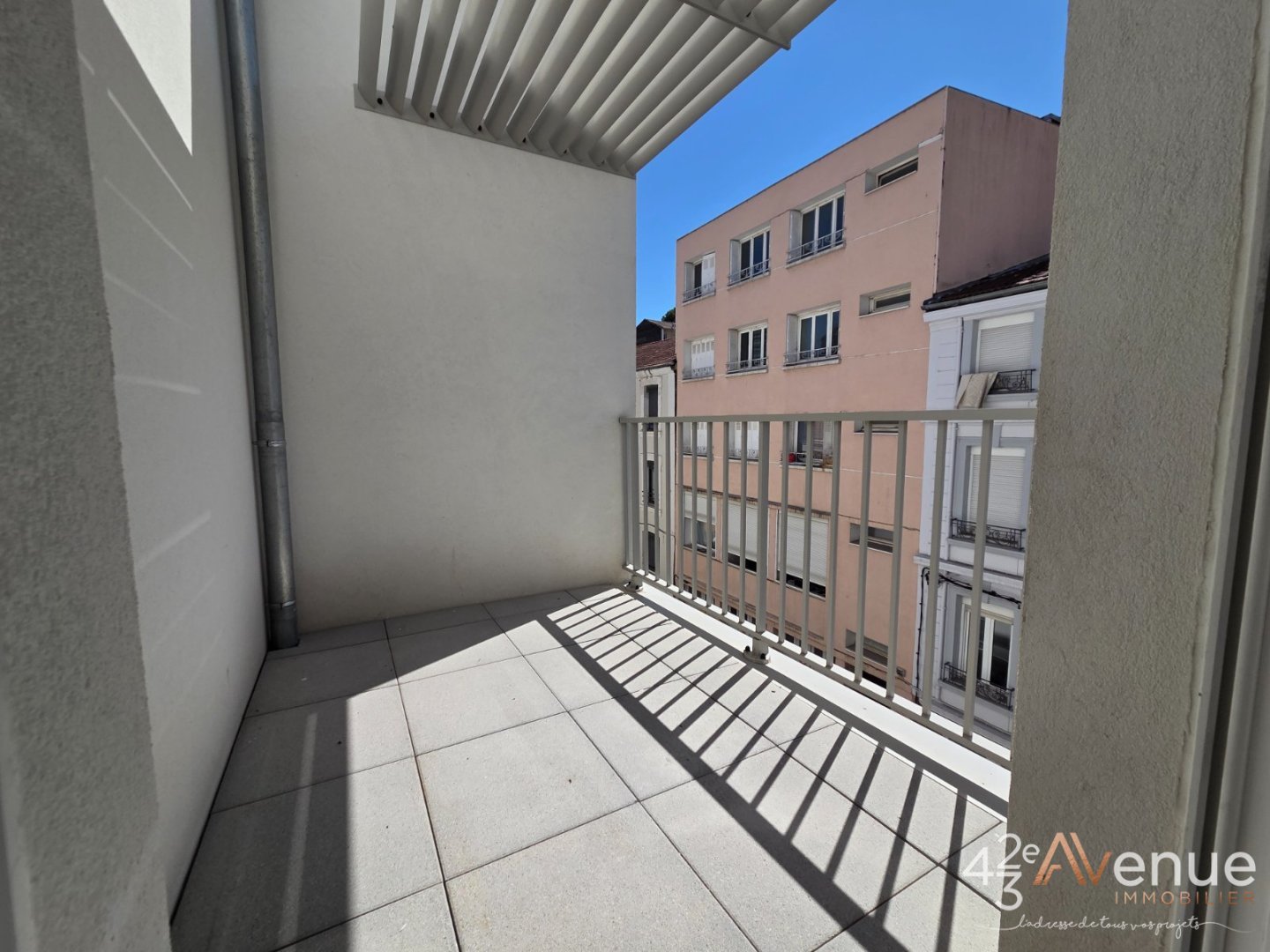 STUDIO A VENDRE - ST ETIENNE CHATEAUCREUX - 20 m2 - 97 000 &euro;