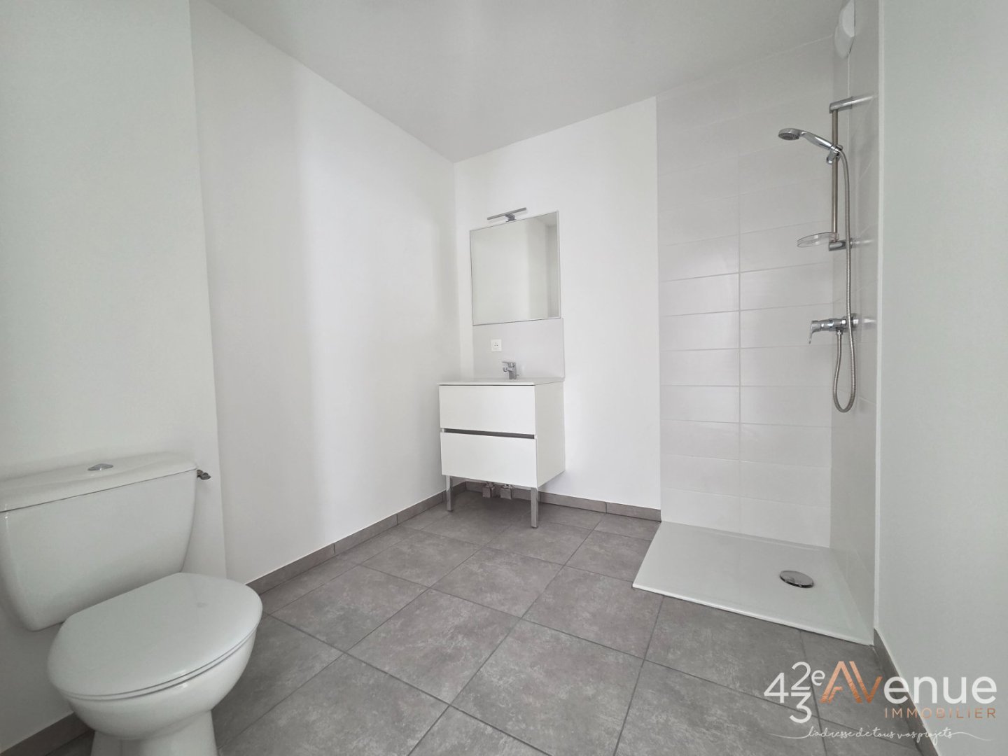 STUDIO A VENDRE - ST ETIENNE CHATEAUCREUX - 29.23 m2 - 107 000 &euro;