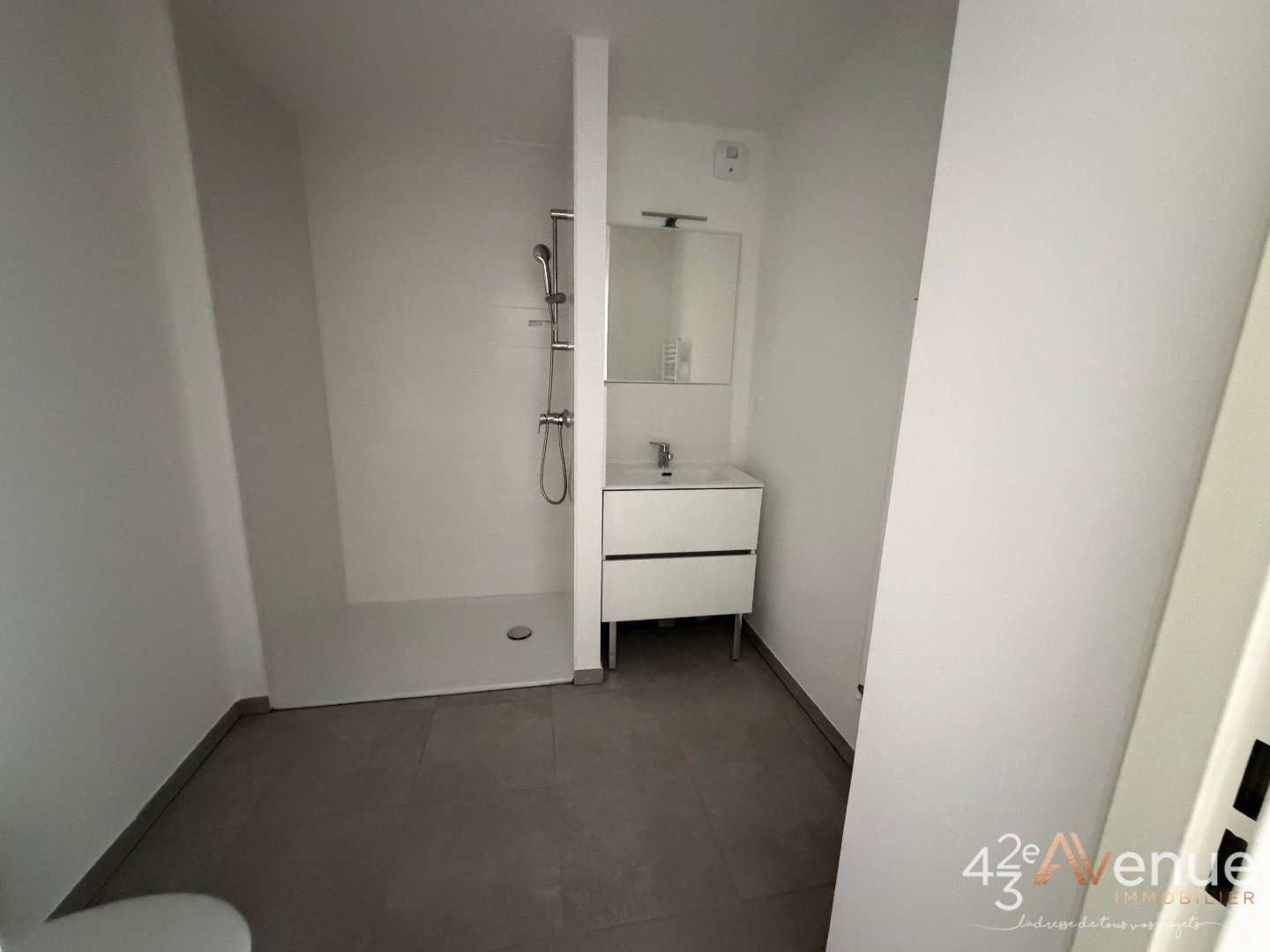 STUDIO A VENDRE - ST ETIENNE CHATEAUCREUX - 26.51 m2 - 99 000 &euro;