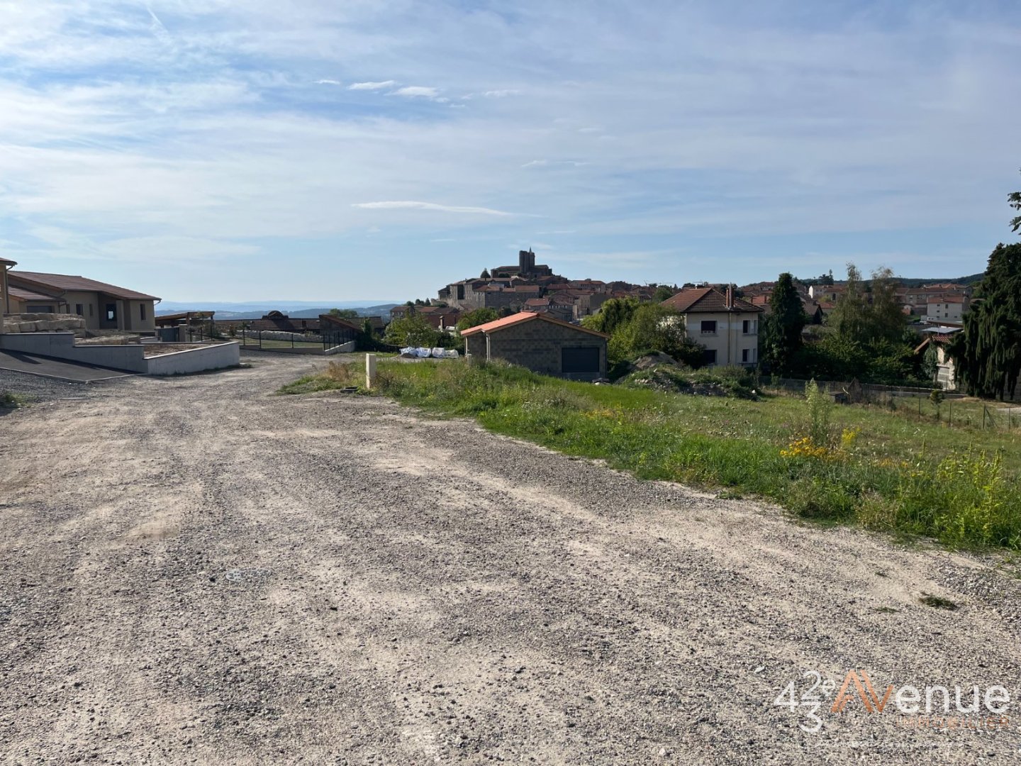 TERRAIN A VENDRE - ST BONNET LE CHATEAU - 723 m2 - 70 000 &euro;