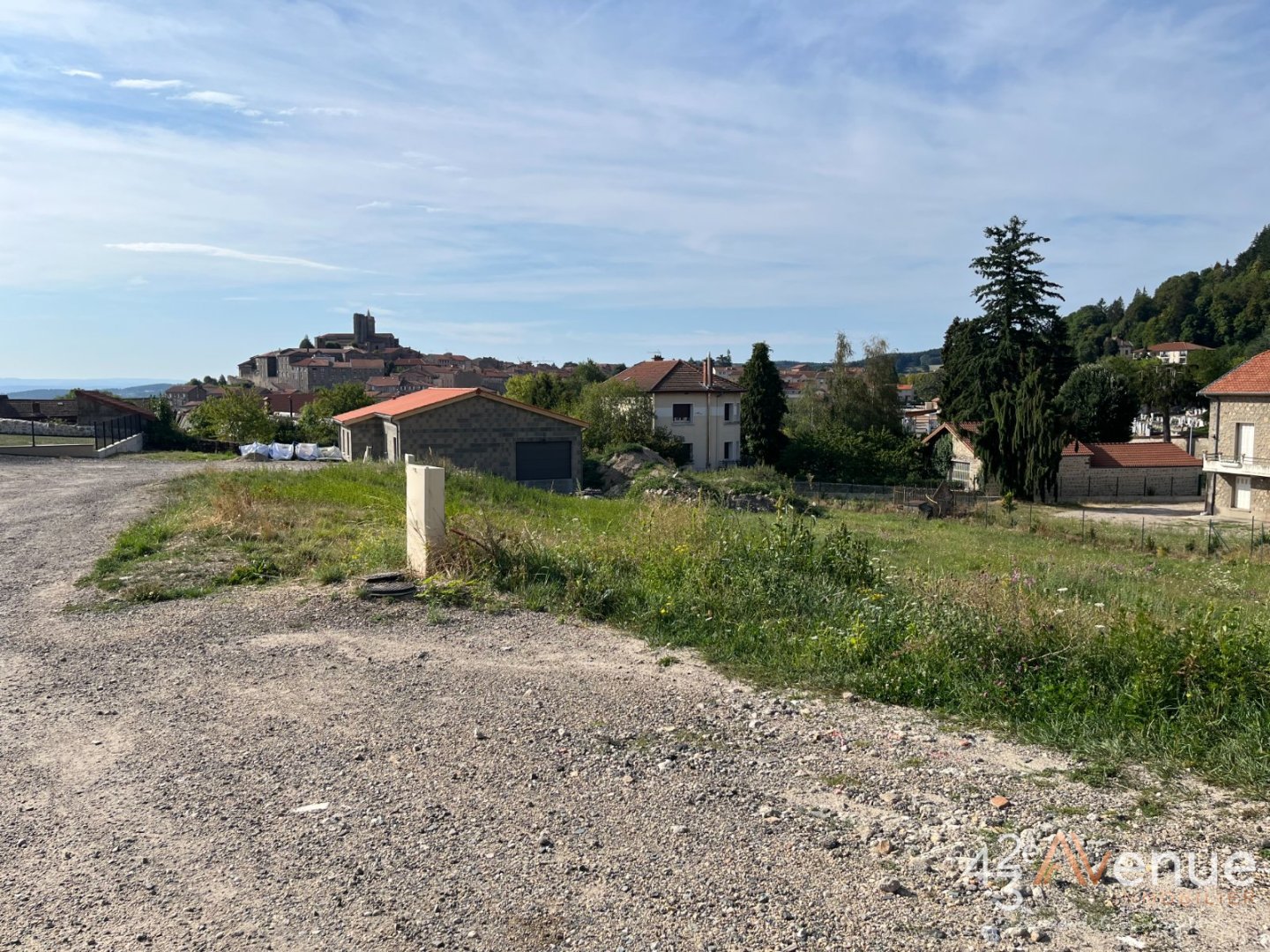 TERRAIN A VENDRE - ST BONNET LE CHATEAU - 723 m2 - 70 000 &euro;