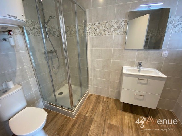 Studio semi-quipe A LOUER - ST ETIENNE Albert Thomas/Badouillre - 23.44 m2 - 435€ charges comprises par mois