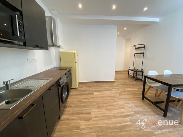 T1 BIS SEMI-MEUBLE A LOUER - ST ETIENNE ALBERT THOMAS/URSULES/BADOUILLERE - 32.58 m2 - 500 &euro; charges comprises par mois