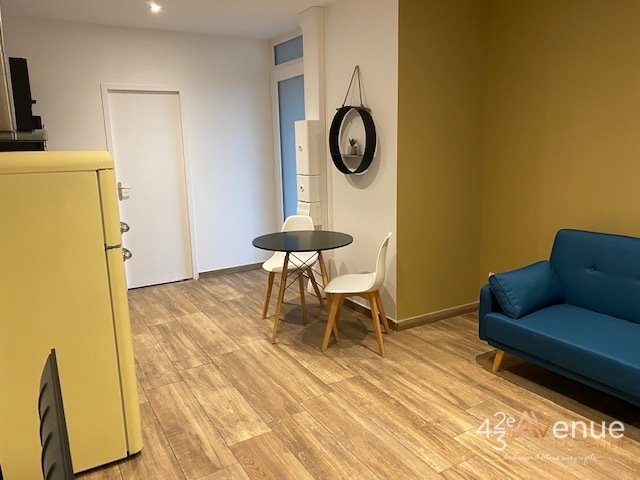 Studio semi-équipée A LOUER - ST ETIENNE ALBERT THOMAS/URSULES/CENTRE VILLE - 22.71 m2 - 435 &euro; charges comprises par mois