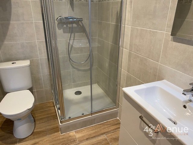 Studio semi-équipée A LOUER - ST ETIENNE ALBERT THOMAS/URSULES/CENTRE VILLE - 22.71 m2 - 435 &euro; charges comprises par mois