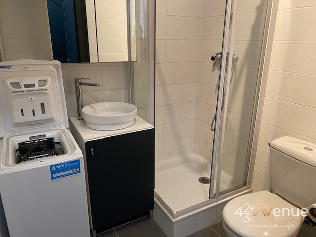 APPARTEMENT T1 A LOUER - ST ETIENNE AVENUE DE LA LIBERATION/GRANDE POSTE - 29.49 m2 - 425 &euro; charges comprises par mois