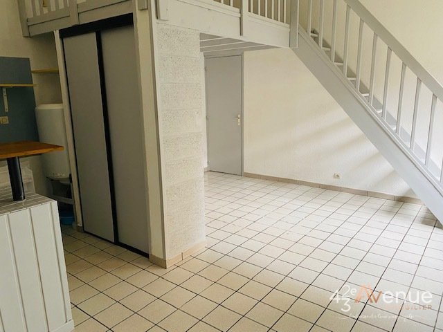 APPARTEMENT T1 A LOUER - ST ETIENNE BAS DE FAURIEL/ST ROCH - 31.95 m2 - 410€ charges comprises par mois