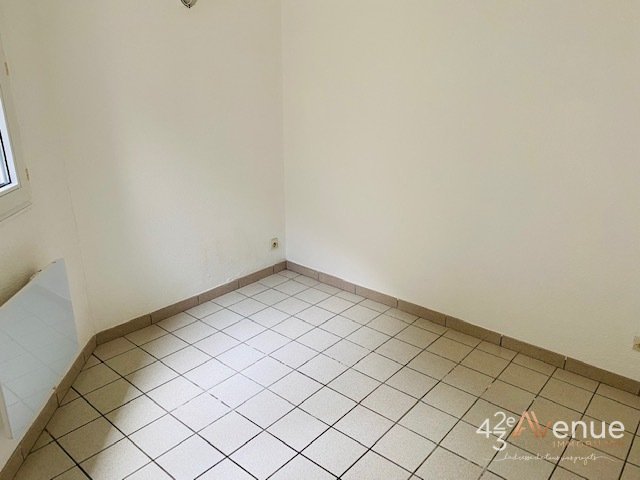 APPARTEMENT T1 A LOUER - ST ETIENNE BAS DE FAURIEL/ST ROCH - 31.95 m2 - 410€ charges comprises par mois