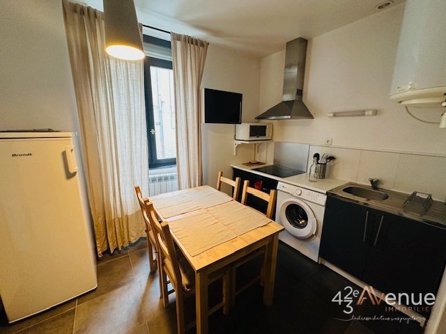APPARTEMENT T1 A LOUER - ST ETIENNE Châteaucreux/Centre Commercial Steel - 25.99 m2 - 430 &euro; charges comprises par mois