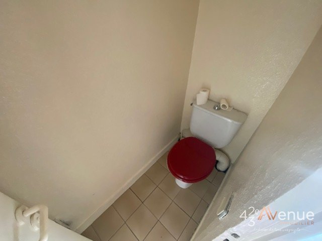 APPARTEMENT T1 A LOUER - ST ETIENNE CHAVANELLE/HYPER CENTRE - 28.53 m2 - 406 &euro; charges comprises par mois