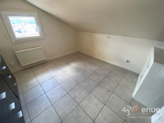 APPARTEMENT T1 A LOUER - ST ETIENNE CHAVANELLE/HYPER CENTRE - 28.53 m2 - 406 &euro; charges comprises par mois