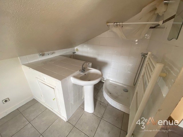 APPARTEMENT T1 A LOUER - ST ETIENNE CHAVANELLE/HYPER CENTRE - 28.53 m2 - 406 &euro; charges comprises par mois