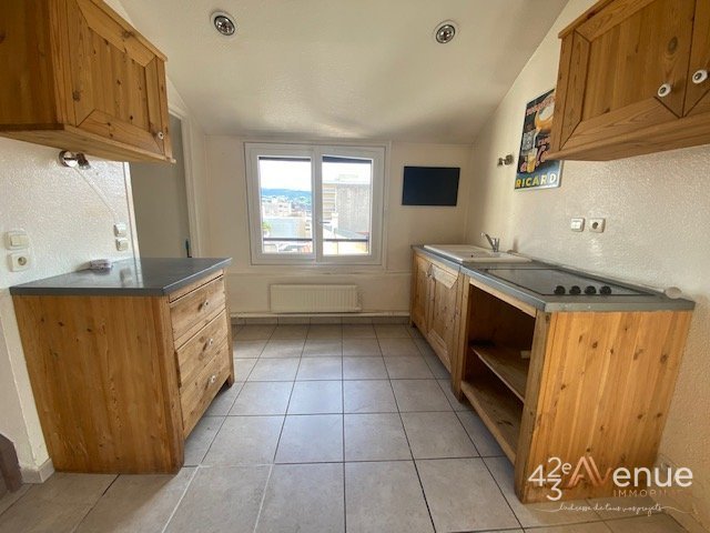 APPARTEMENT T1 A LOUER - ST ETIENNE CHAVANELLE/HYPER CENTRE - 28.53 m2 - 406 &euro; charges comprises par mois