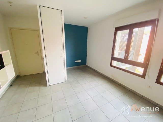 APPARTEMENT T1 - ST ETIENNE CITE DESIGN - 27.08 m2 - LOU&Eacute;