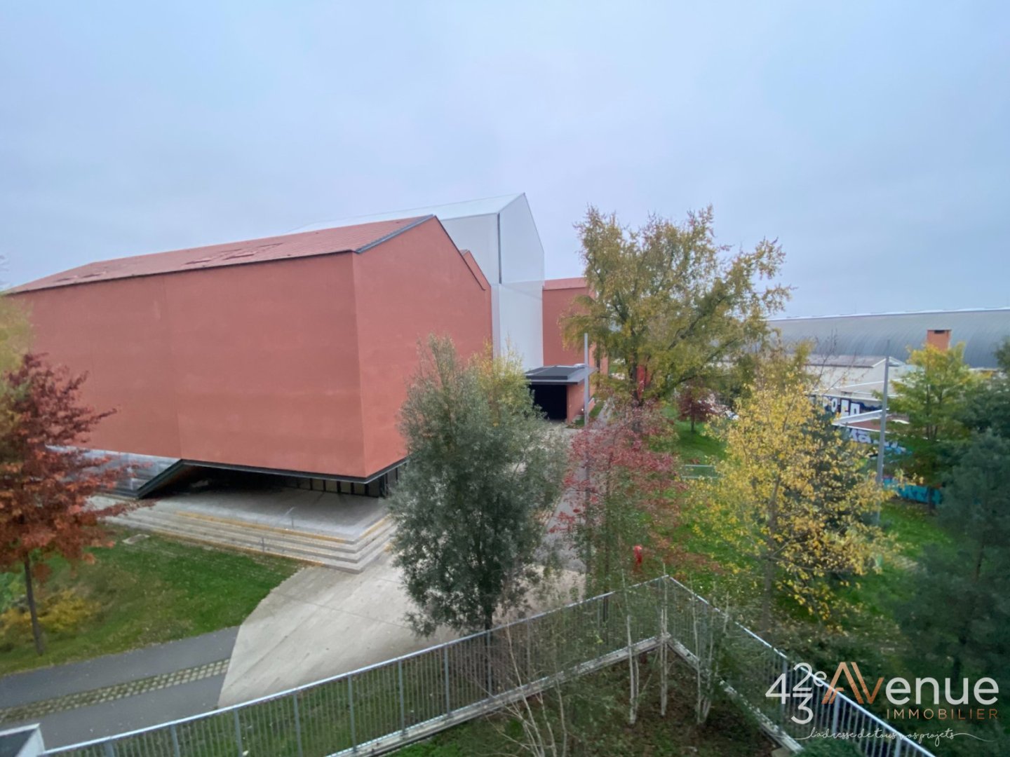 APPARTEMENT T1 - ST ETIENNE CITE DESIGN - 27.08 m2 - LOU&Eacute;