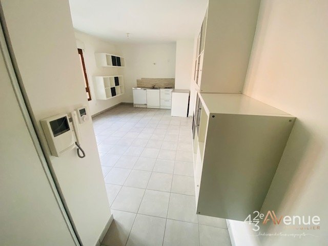APPARTEMENT T1 - ST ETIENNE CITE DESIGN - 27.08 m2 - LOU&Eacute;