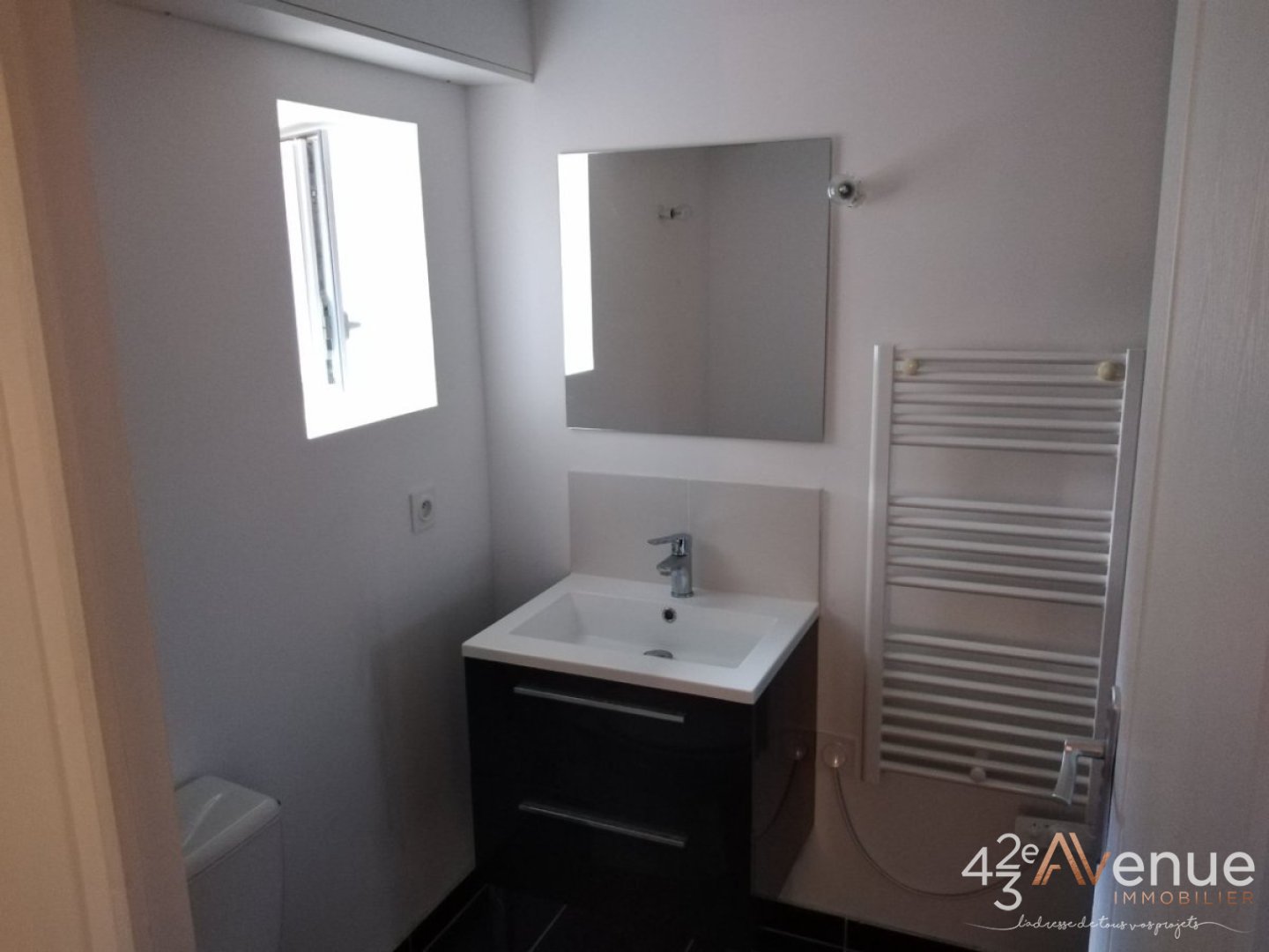 APPARTEMENT T1 - ST ETIENNE COLLINE DES PERES - 26.58 m2 - LOU&Eacute;