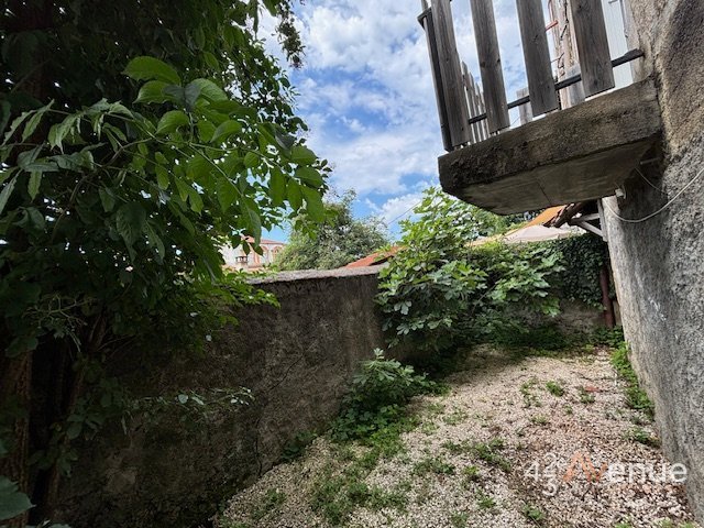 APPARTEMENT T1 - ST ETIENNE COLLINE DES PERES - 26.58 m2 - LOU&Eacute;