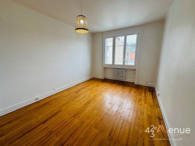 APPARTEMENT T1 - ST ETIENNE FAC TREFILERIE - 43.45 m2 - LOU&Eacute;
