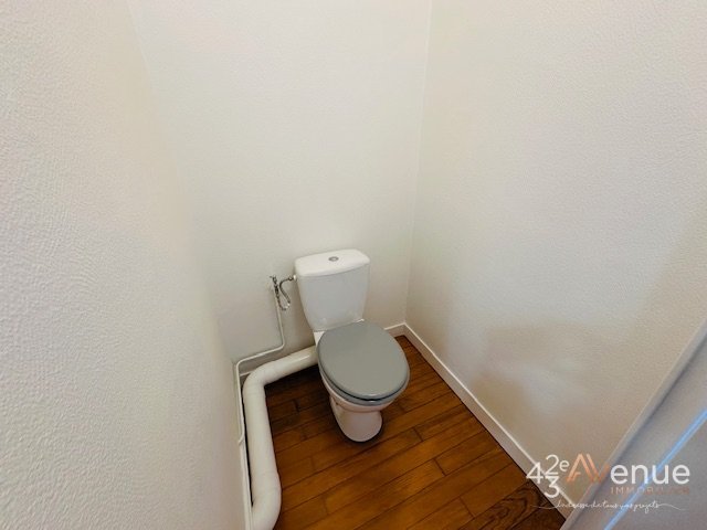 APPARTEMENT T1 - ST ETIENNE FAC TREFILERIE - 43.45 m2 - LOU&Eacute;