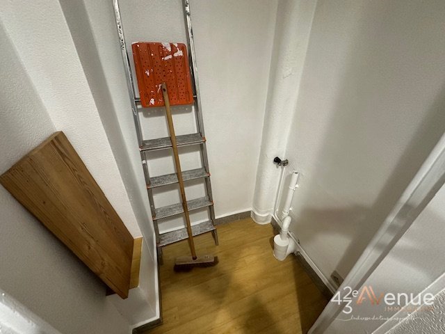 APPARTEMENT T1 - ST ETIENNE FAC TREFILERIE - 43.45 m2 - LOU&Eacute;