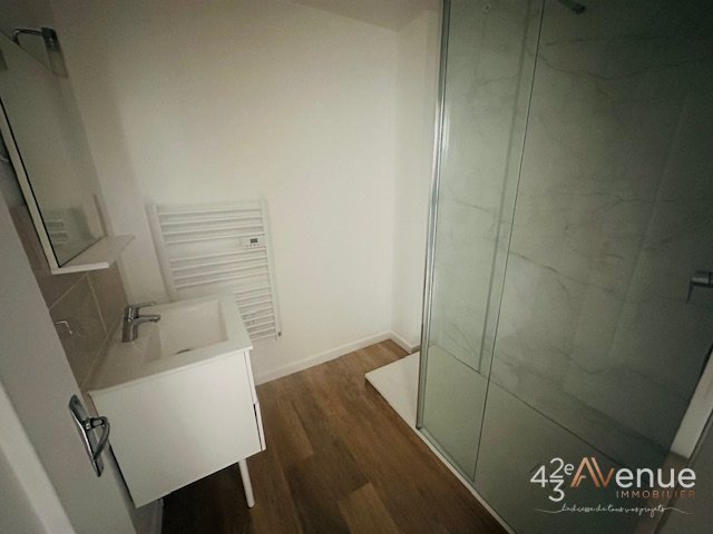 APPARTEMENT T1 A LOUER - ST ETIENNE FAC TREFILERIE - 25.06 m2 - 370�&euro; charges comprises par mois
