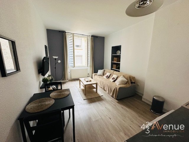 APPARTEMENT T1 A LOUER - ST ETIENNE HOTEL DE VILLE - 23.13 m2 - 395 € charges comprises par mois