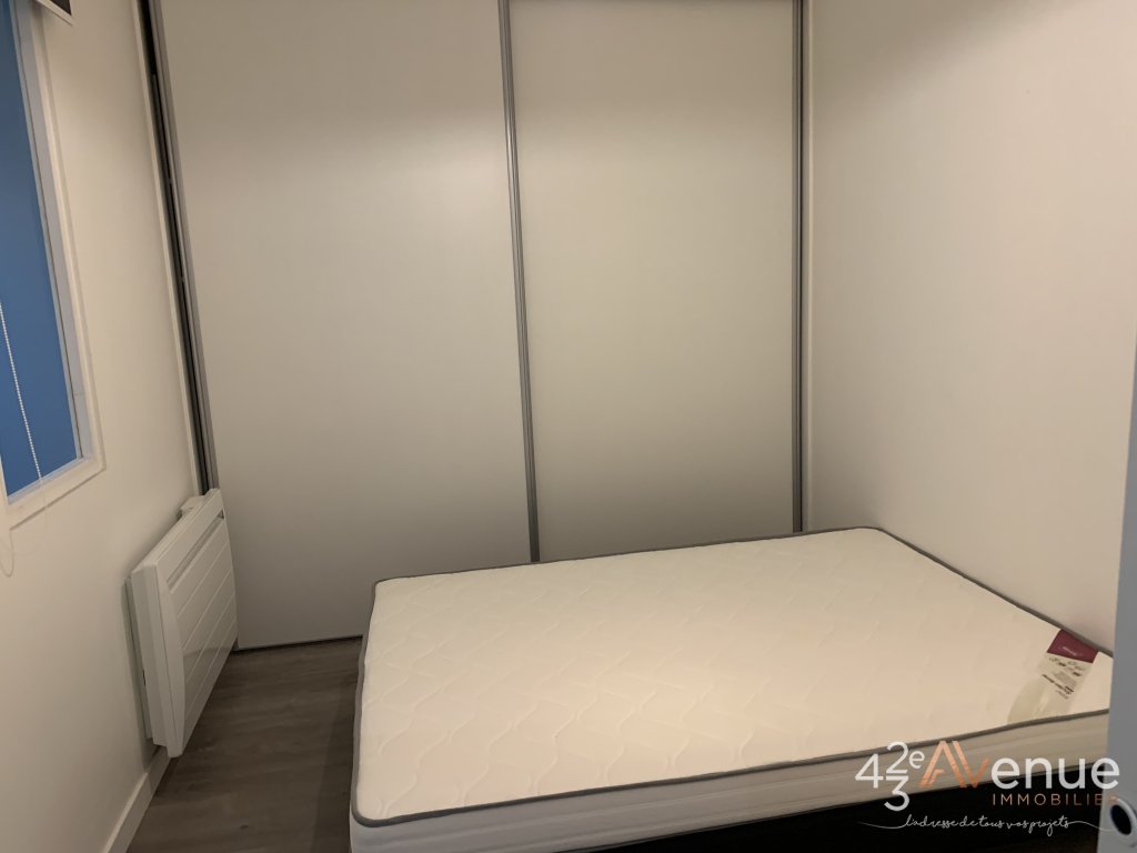 APPARTEMENT T1 A LOUER - ST ETIENNE HOTEL DE VILLE - 33 m2 - 440 &euro; charges comprises par mois