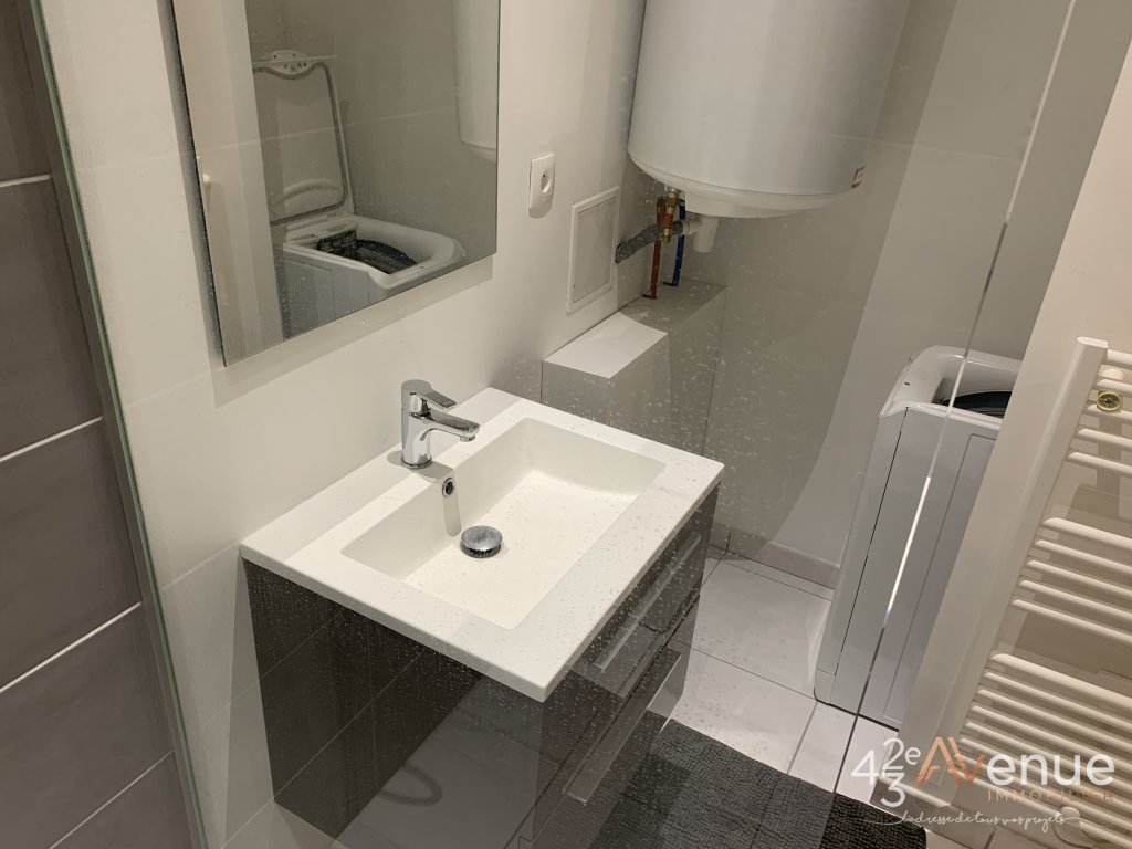 APPARTEMENT T1 A LOUER - ST ETIENNE HOTEL DE VILLE - 33 m2 - 440 &euro; charges comprises par mois