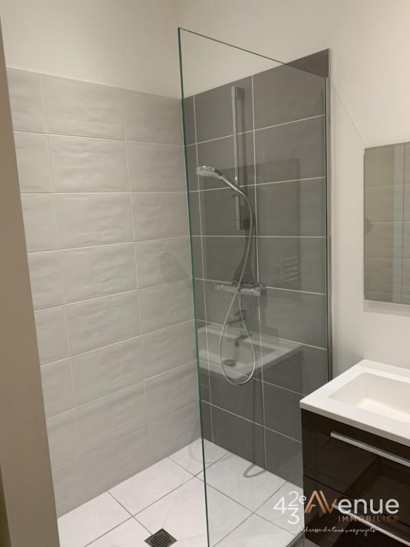 APPARTEMENT T1 A LOUER - ST ETIENNE HOTEL DE VILLE - 33 m2 - 440 &euro; charges comprises par mois