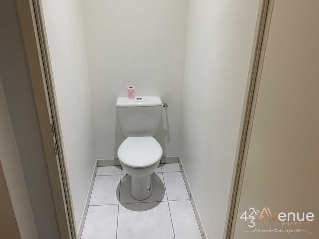 APPARTEMENT T1 A LOUER - ST ETIENNE HOTEL DE VILLE - 33 m2 - 440 &euro; charges comprises par mois