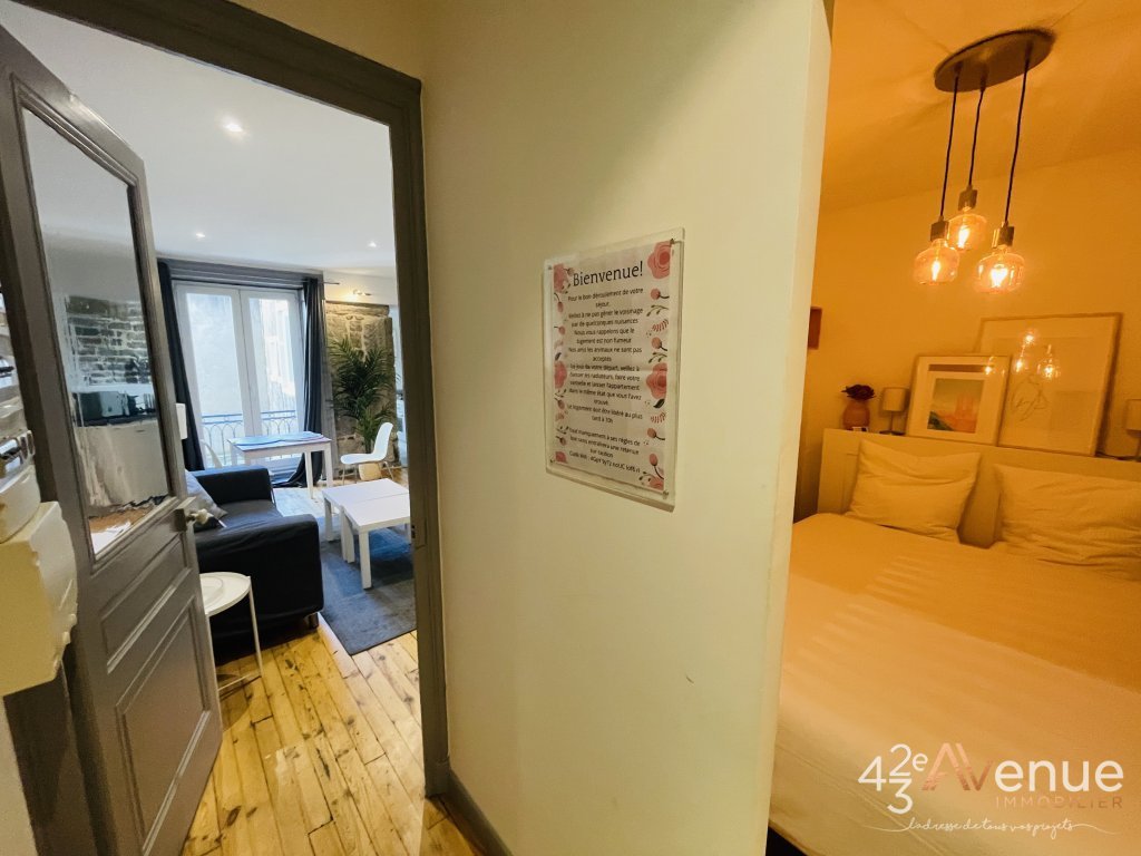 T1 Bis A LOUER - ST ETIENNE LES HALLES/URSULES - 33.09 m2 - 460 &euro; charges comprises par mois