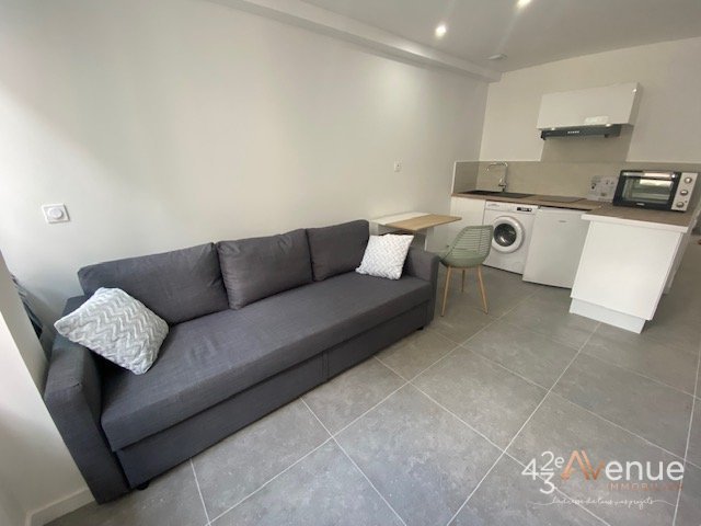 APPARTEMENT T1 A LOUER - ST ETIENNE Place Dorian/Place Grenette - 21.35 m2 - 428 &euro; charges comprises par mois