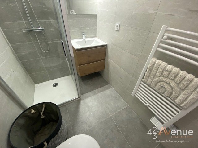 APPARTEMENT T1 A LOUER - ST ETIENNE Place Dorian/Place Grenette - 21.35 m2 - 428 &euro; charges comprises par mois