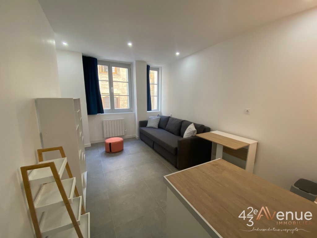 APPARTEMENT T1 A LOUER - ST ETIENNE PLACE DU PEUPLE/GRENETTE - 20.48 m2 - 425€ charges comprises par mois