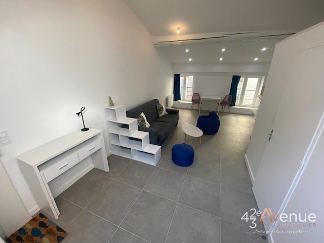 APPARTEMENT T1 - ST ETIENNE PLACE DU PEUPLE/HYPER CENTRE - 34.12 m2 - LOUÉ